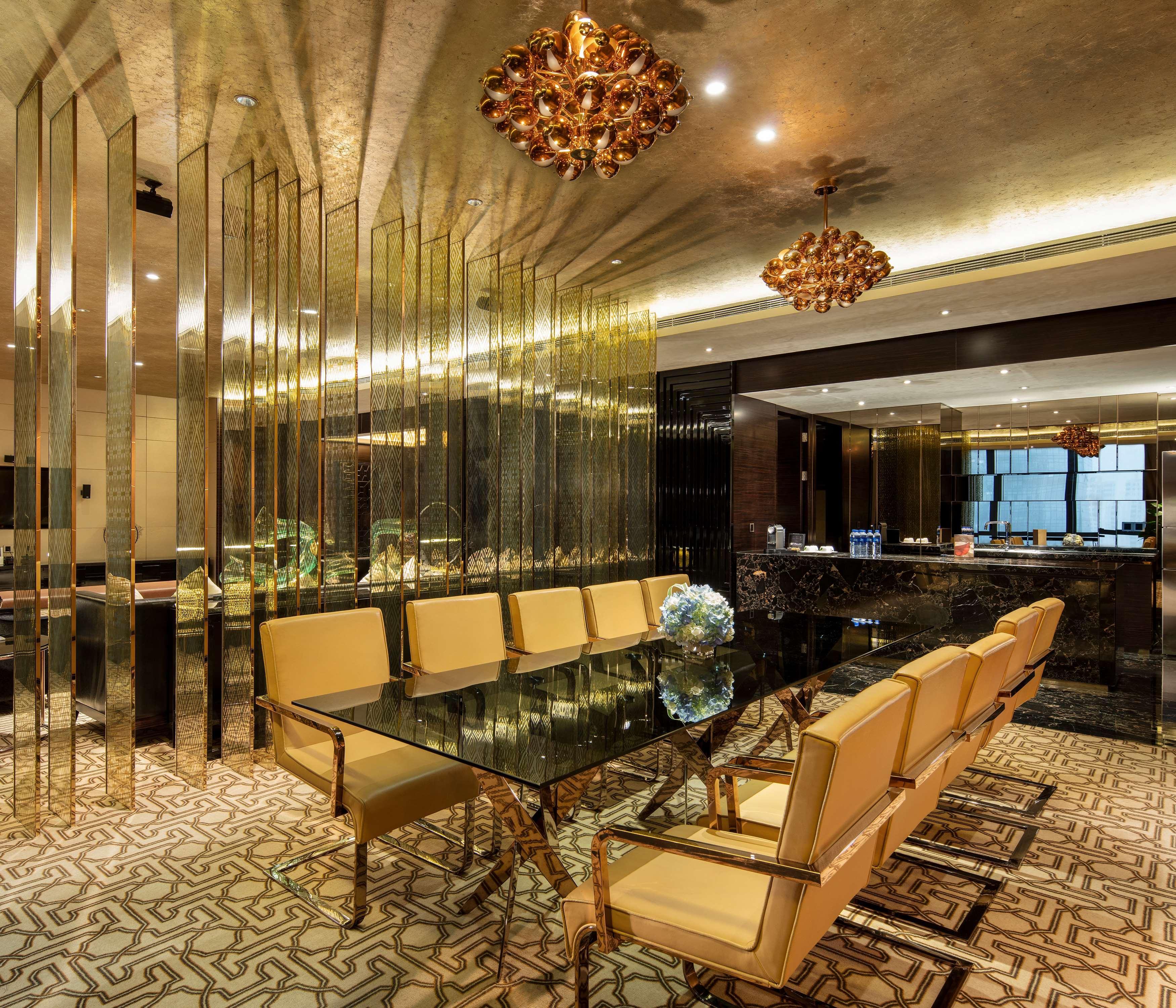 Hilton Shenzhen Futian, Metro Station At Hotel Front Door, Close To Futian Convention & Exhibition Center Екстериор снимка