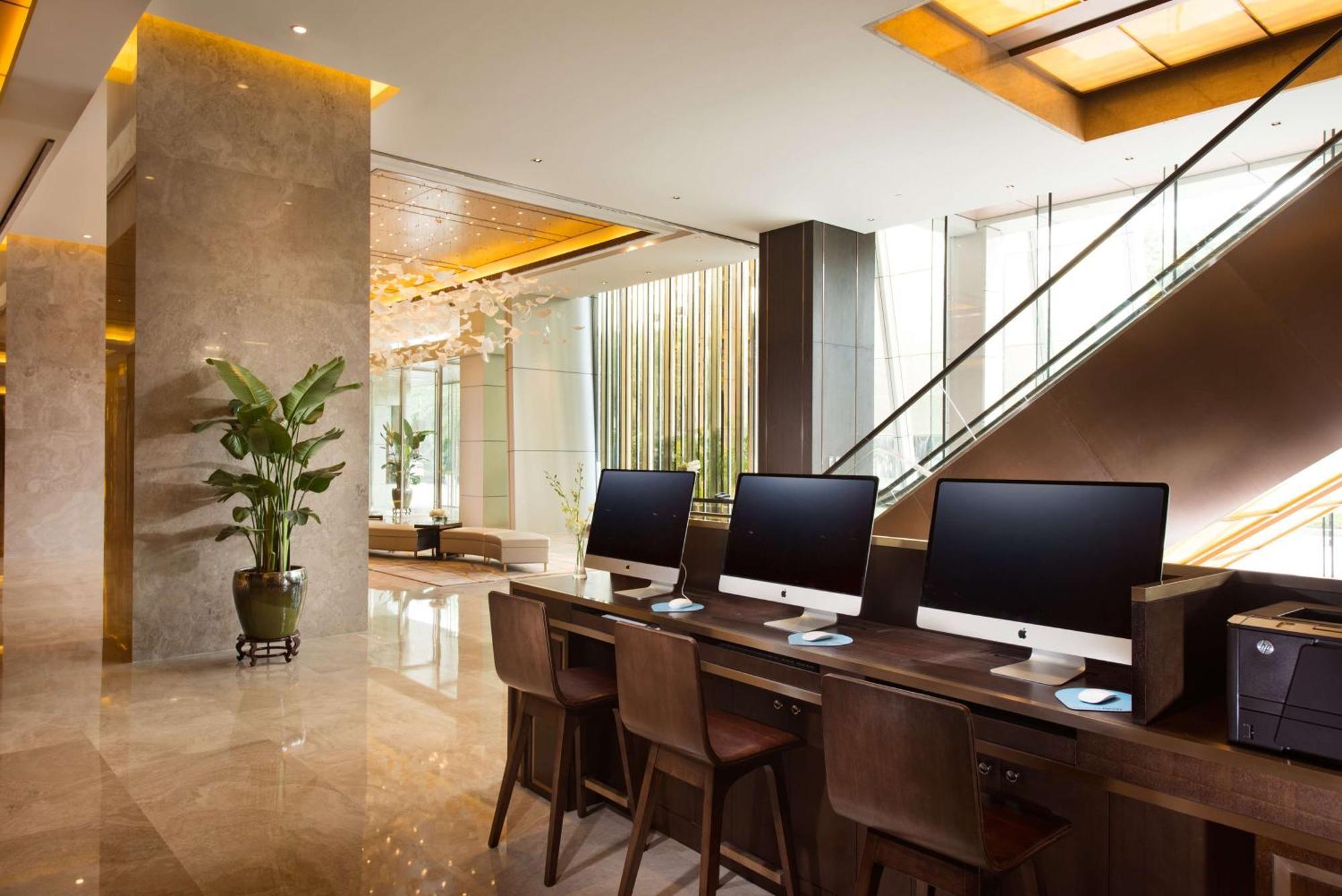 Hilton Shenzhen Futian, Metro Station At Hotel Front Door, Close To Futian Convention & Exhibition Center Екстериор снимка