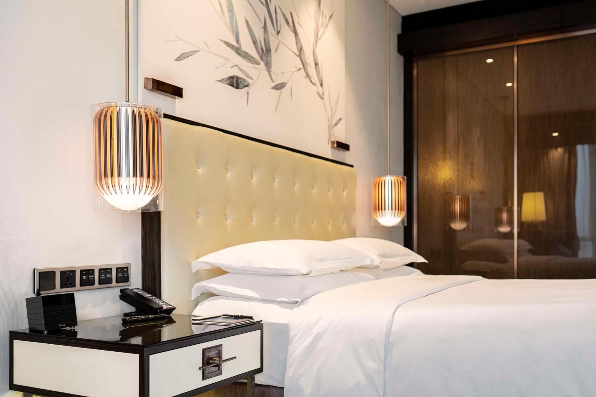 Hilton Shenzhen Futian, Metro Station At Hotel Front Door, Close To Futian Convention & Exhibition Center Екстериор снимка