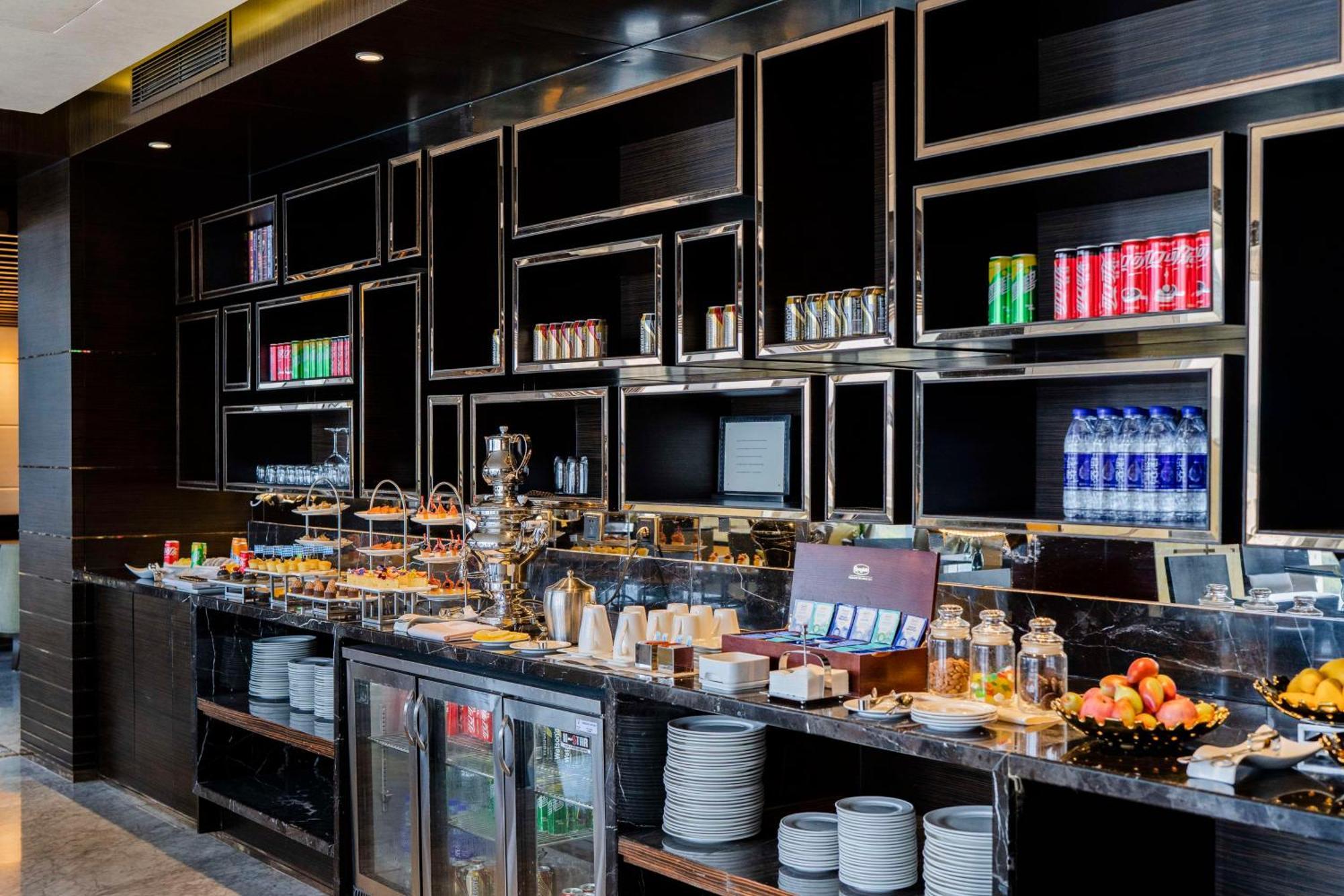 Hilton Shenzhen Futian, Metro Station At Hotel Front Door, Close To Futian Convention & Exhibition Center Екстериор снимка
